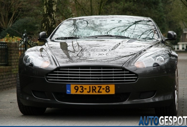 Aston Martin DB9