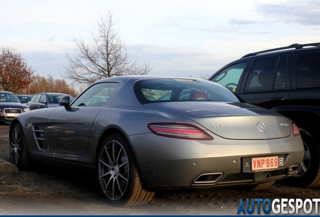 Mercedes-Benz SLS AMG