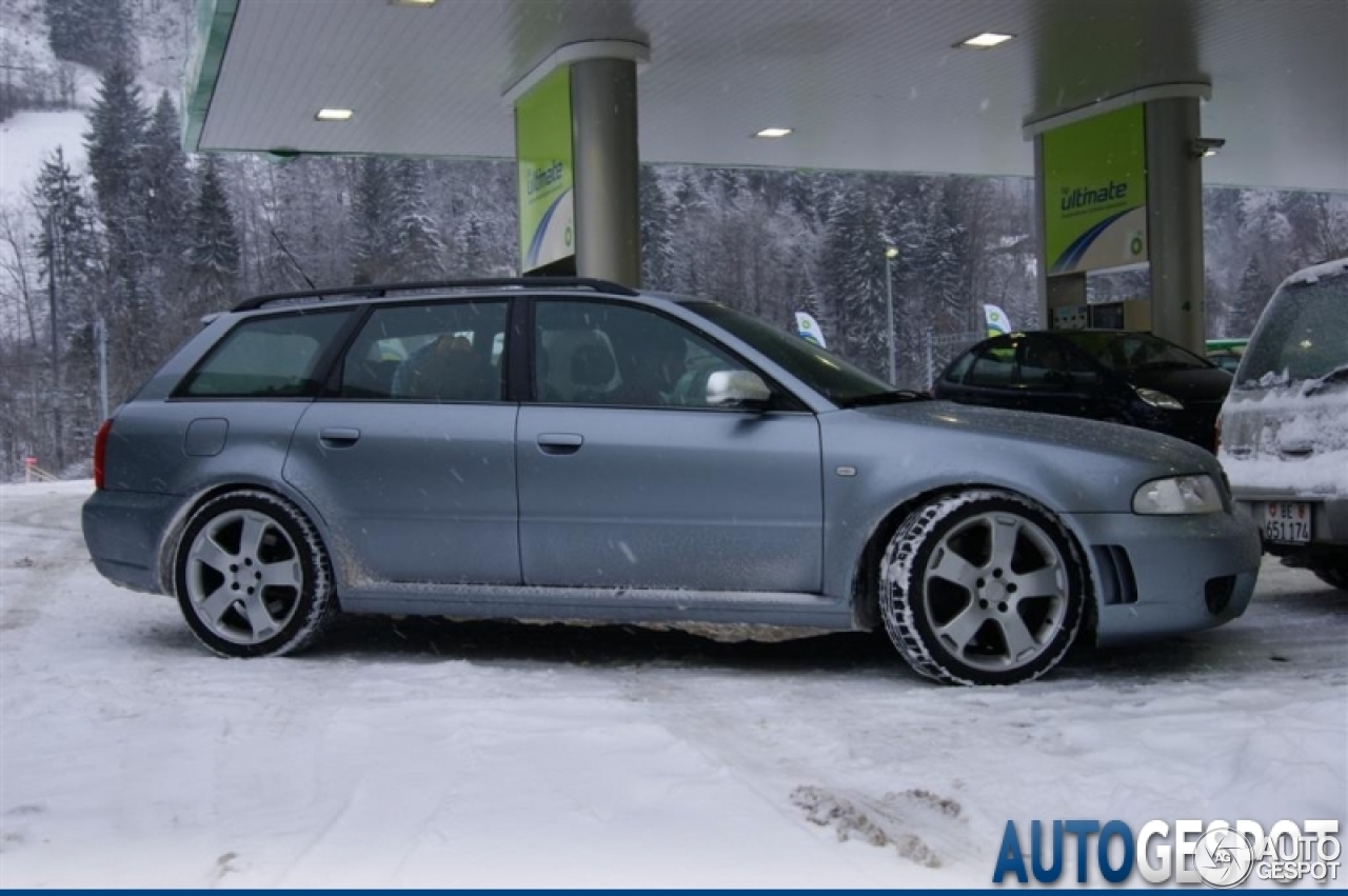 Audi RS4 Avant B5