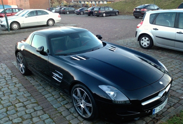 Mercedes-Benz SLS AMG