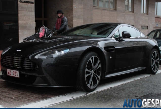 Aston Martin V12 Vantage Carbon Black Edition