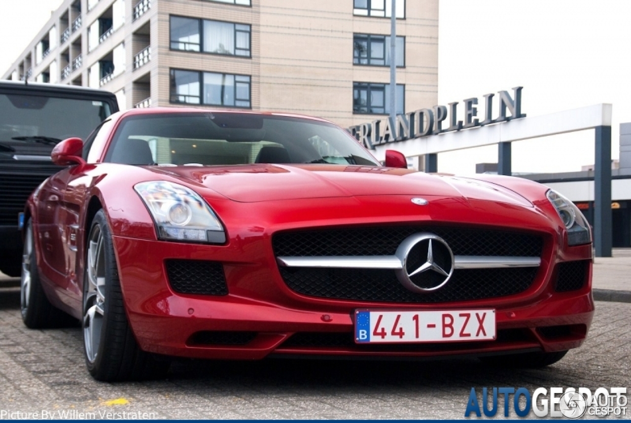 Mercedes-Benz SLS AMG