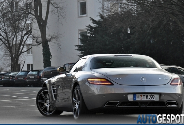 Mercedes-Benz SLS AMG