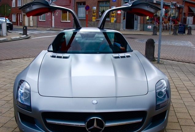 Mercedes-Benz SLS AMG