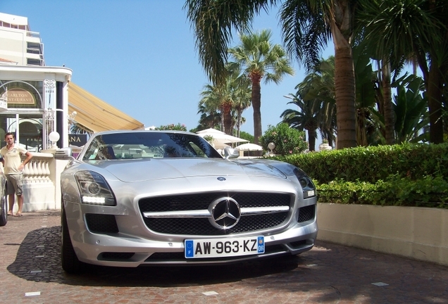 Mercedes-Benz SLS AMG