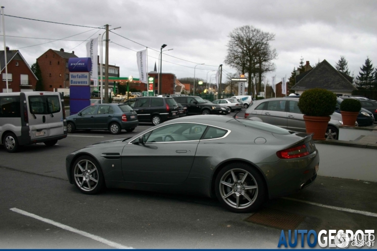 Aston Martin V8 Vantage