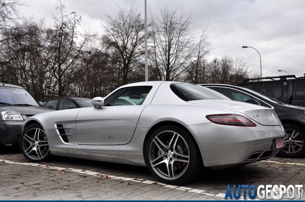 Mercedes-Benz SLS AMG