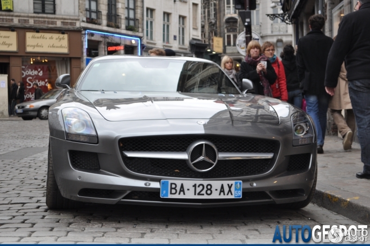 Mercedes-Benz SLS AMG