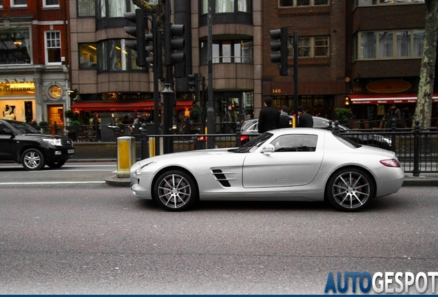 Mercedes-Benz SLS AMG