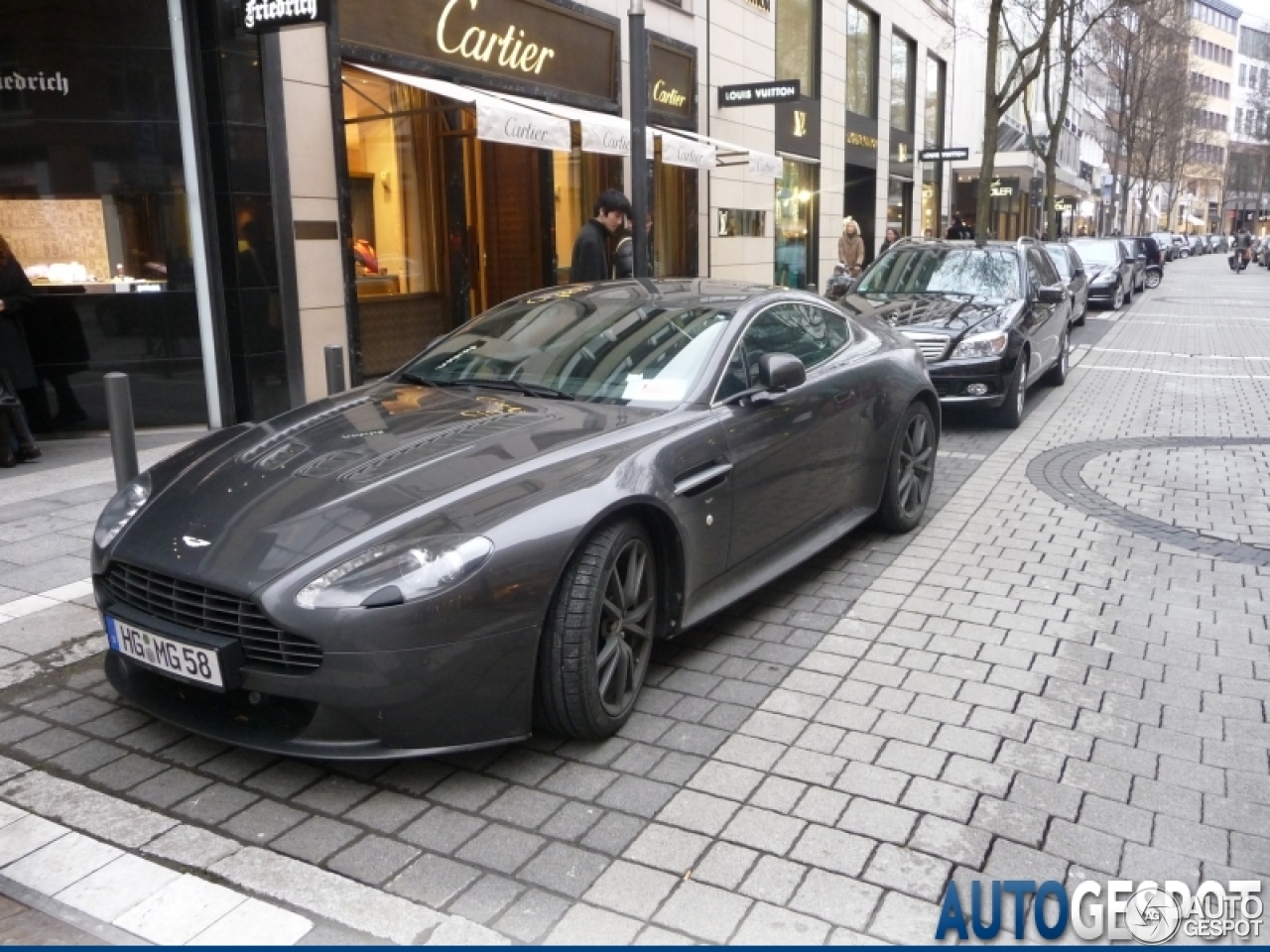 Aston Martin V12 Vantage