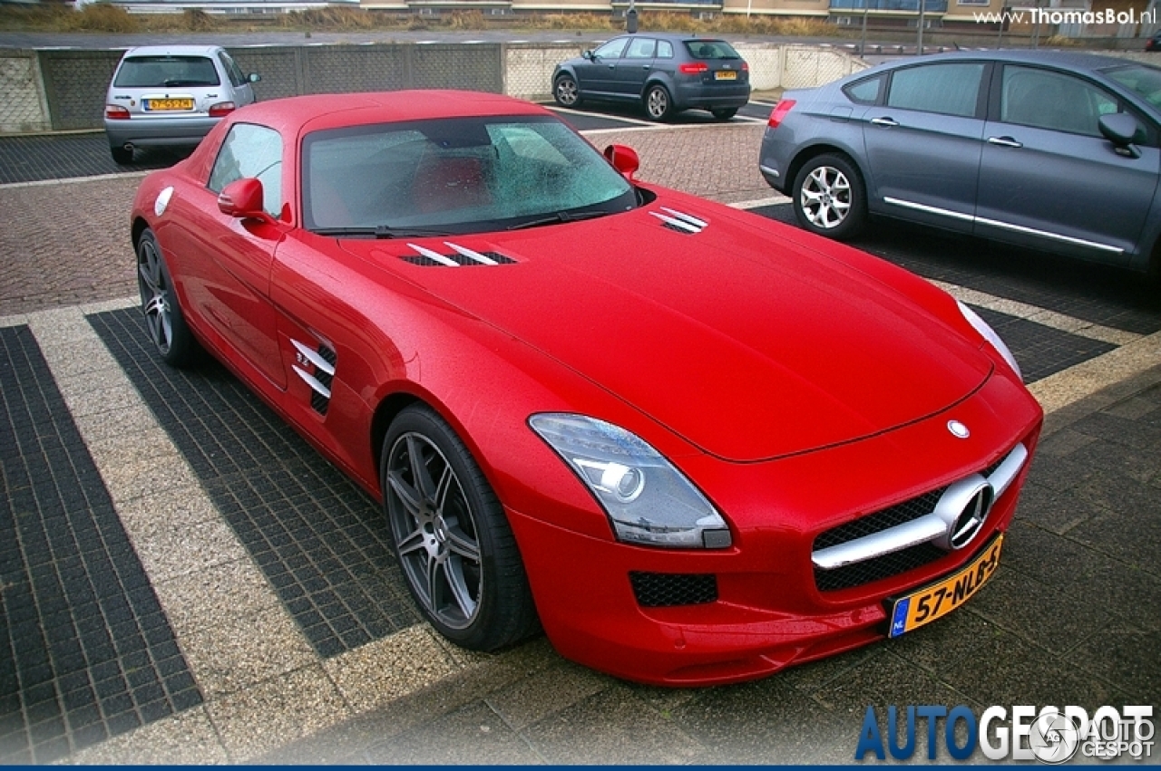 Mercedes-Benz SLS AMG