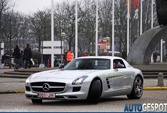 Mercedes-Benz SLS AMG