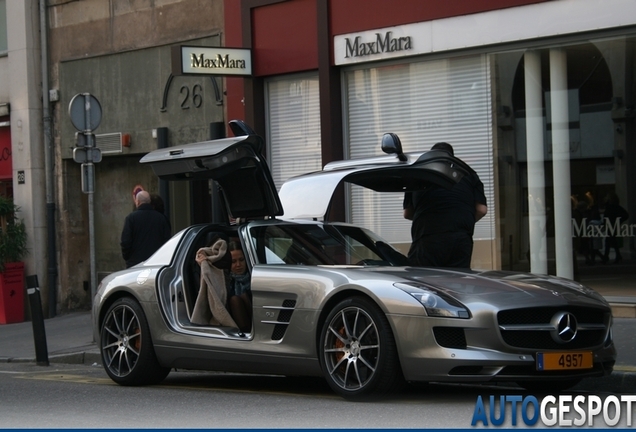 Mercedes-Benz SLS AMG