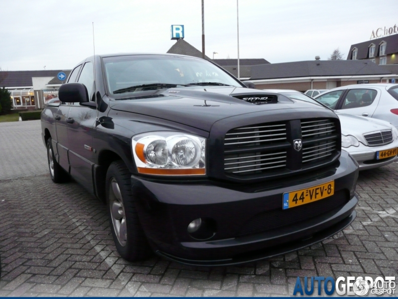 Dodge RAM SRT-10 Quad-Cab