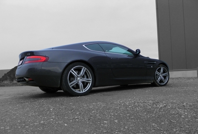 Aston Martin DB9