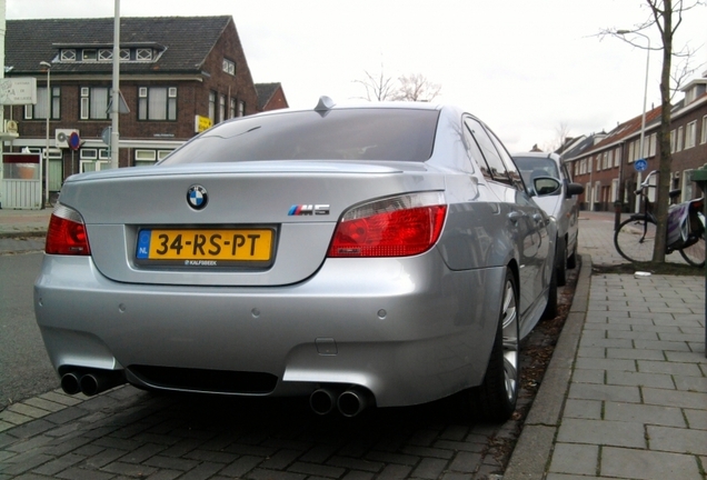 BMW M5 E60 2005