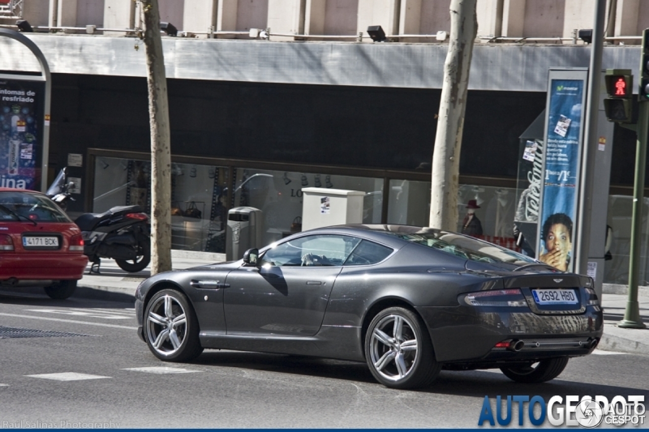 Aston Martin DB9