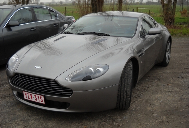 Aston Martin V8 Vantage