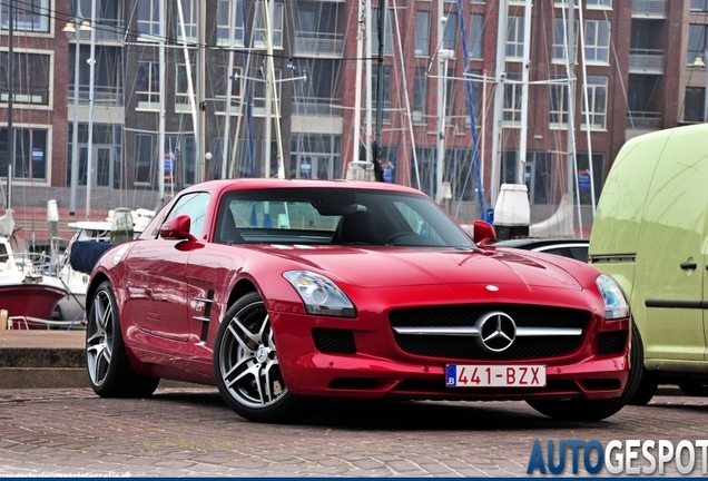 Mercedes-Benz SLS AMG