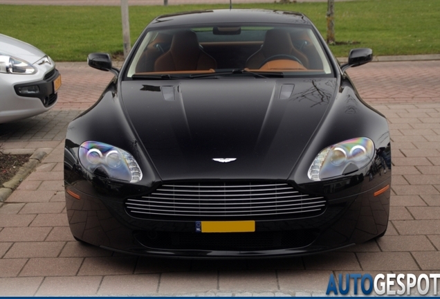 Aston Martin V8 Vantage