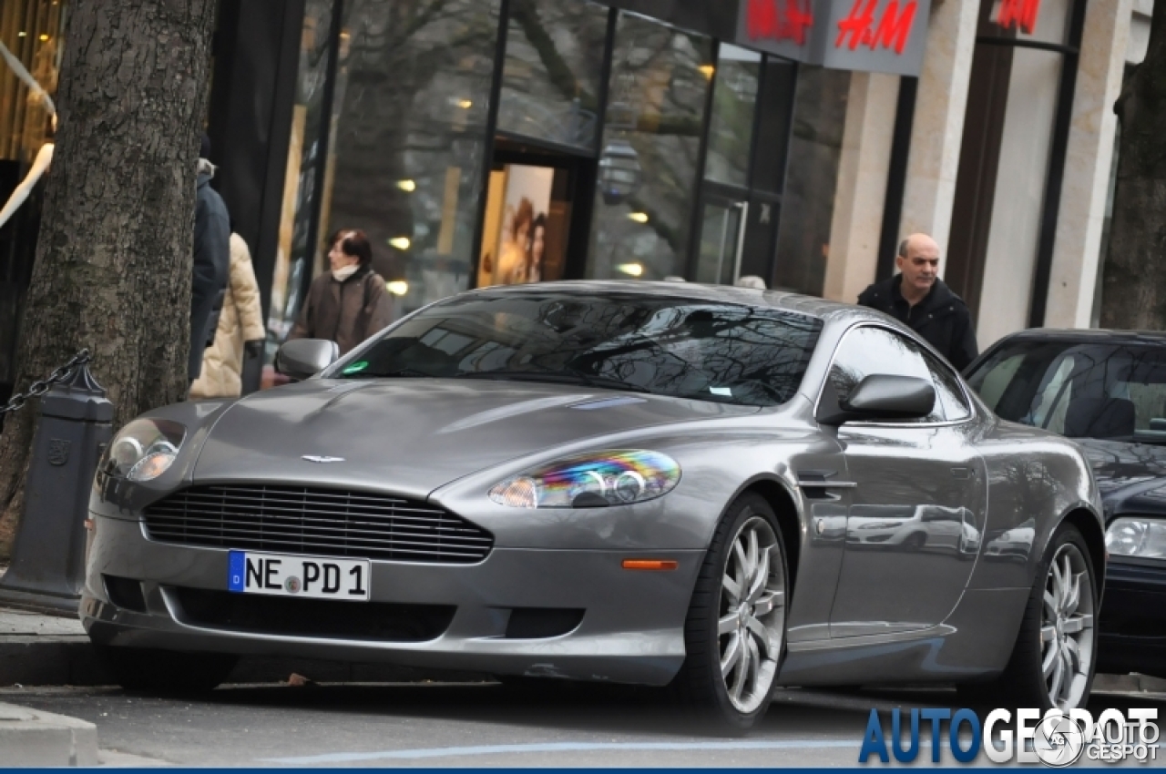 Aston Martin DB9