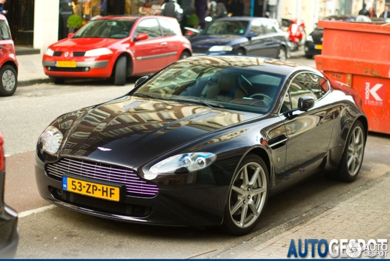 Aston Martin V8 Vantage