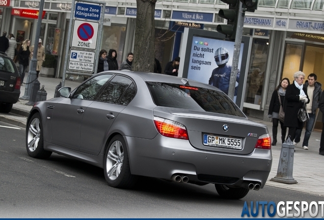 BMW M5 E60 2005