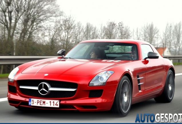 Mercedes-Benz SLS AMG