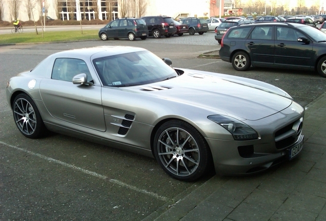 Mercedes-Benz SLS AMG