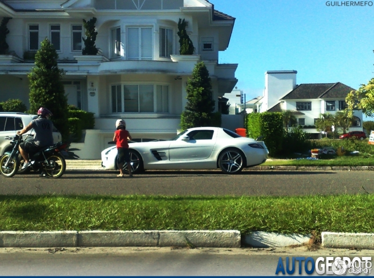 Mercedes-Benz SLS AMG