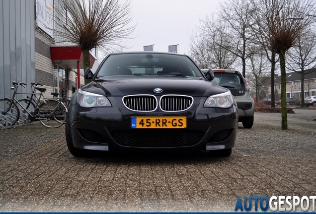 BMW M5 E60 2005