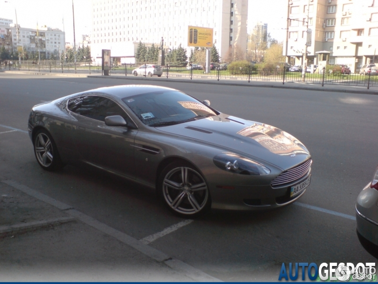 Aston Martin DB9