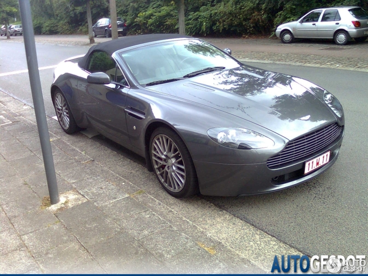 Aston Martin V8 Vantage Roadster