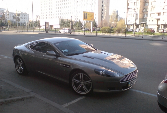 Aston Martin DB9