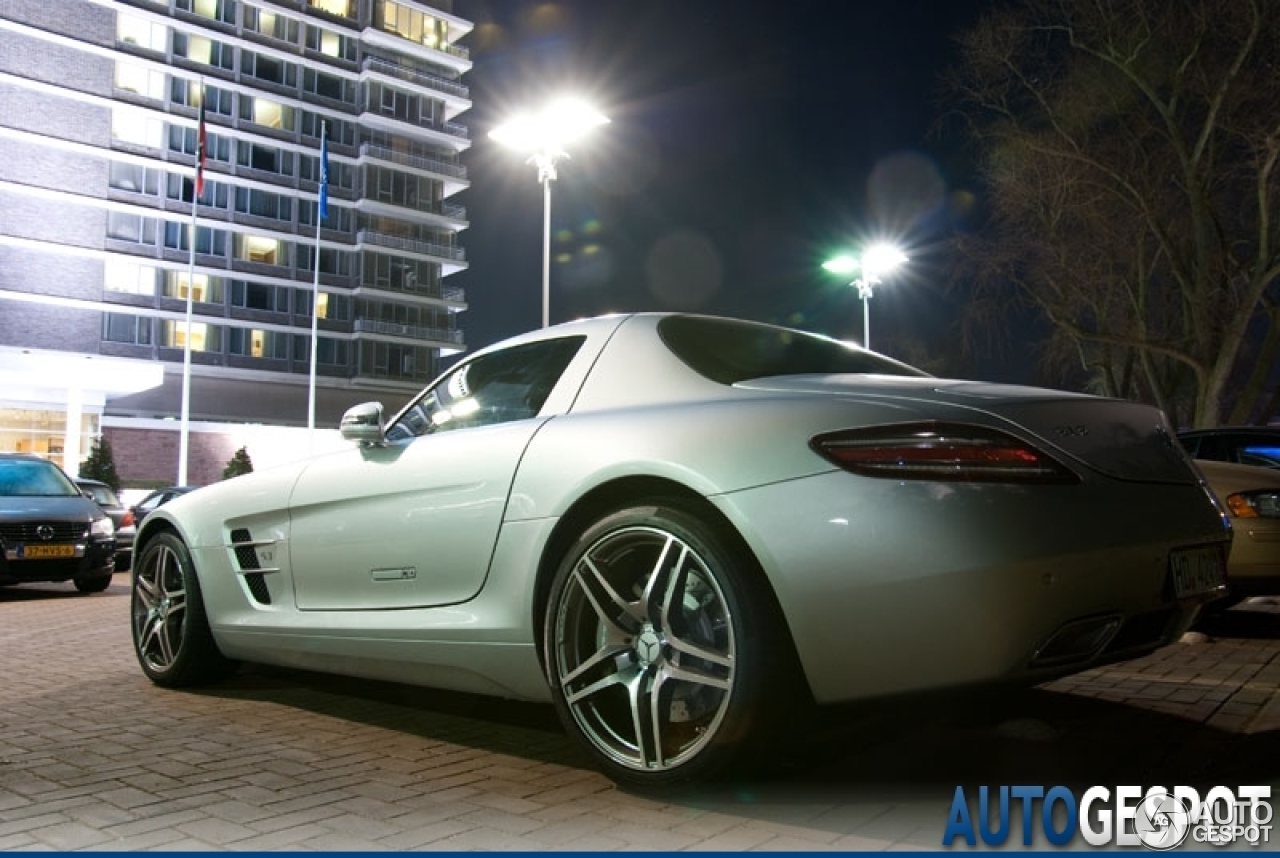 Mercedes-Benz SLS AMG