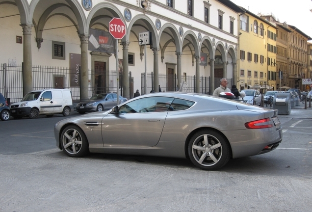 Aston Martin DB9