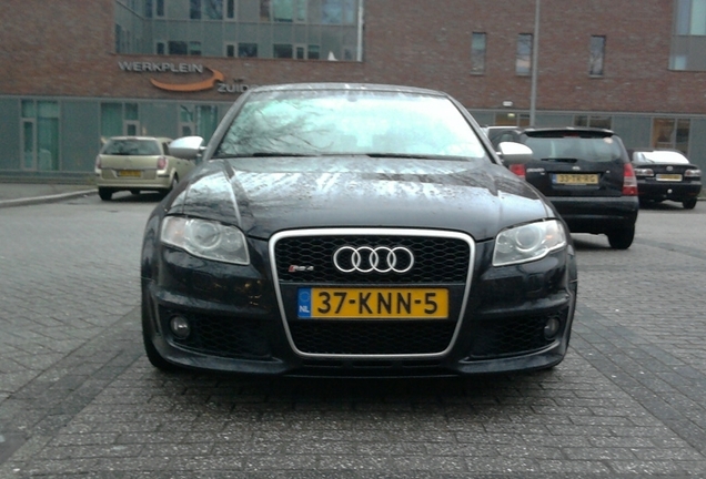 Audi RS4 Sedan