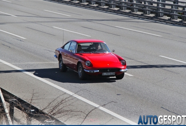 Ferrari 365 GT 2+2