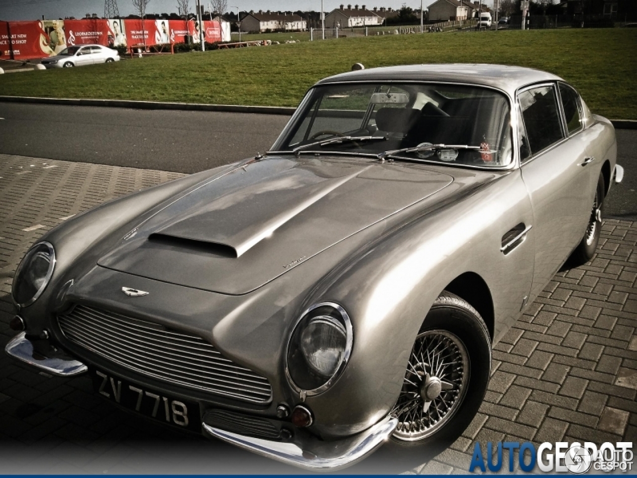 Aston Martin DB6 Vantage MKI