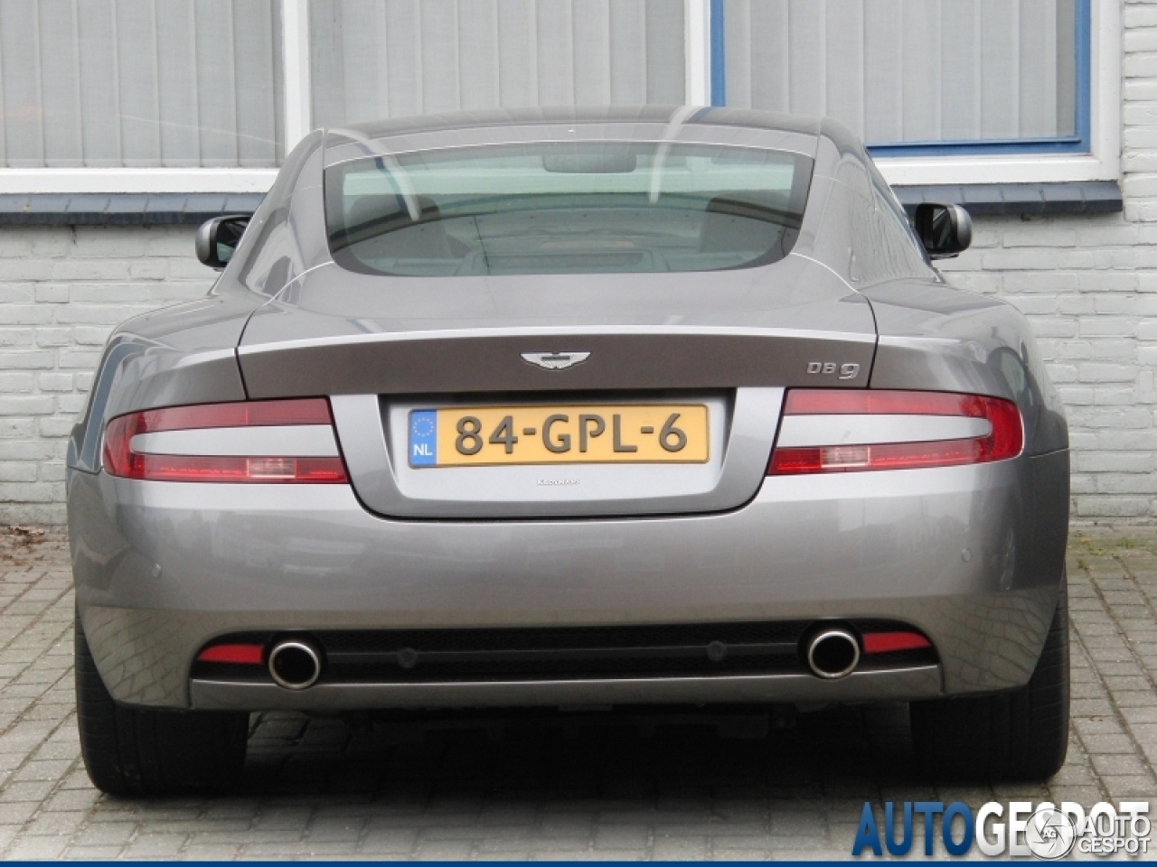 Aston Martin DB9