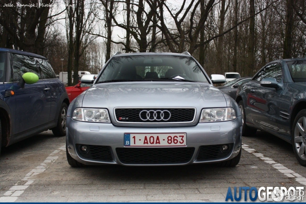 Audi RS4 Avant B5