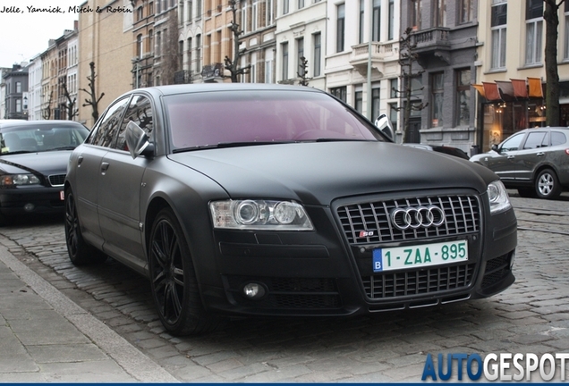 Audi S8 D3