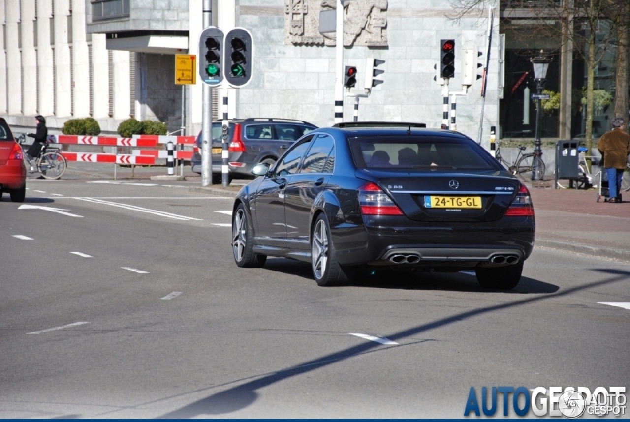 Mercedes-Benz S 65 AMG V221