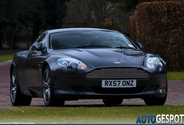 Aston Martin DB9