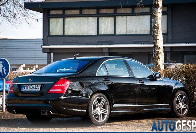 Mercedes-Benz S 63 AMG W221 2011