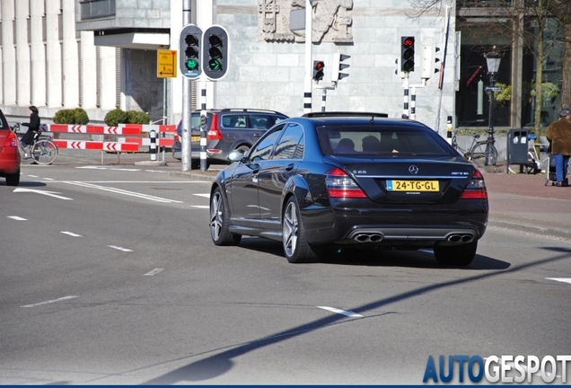 Mercedes-Benz S 65 AMG V221