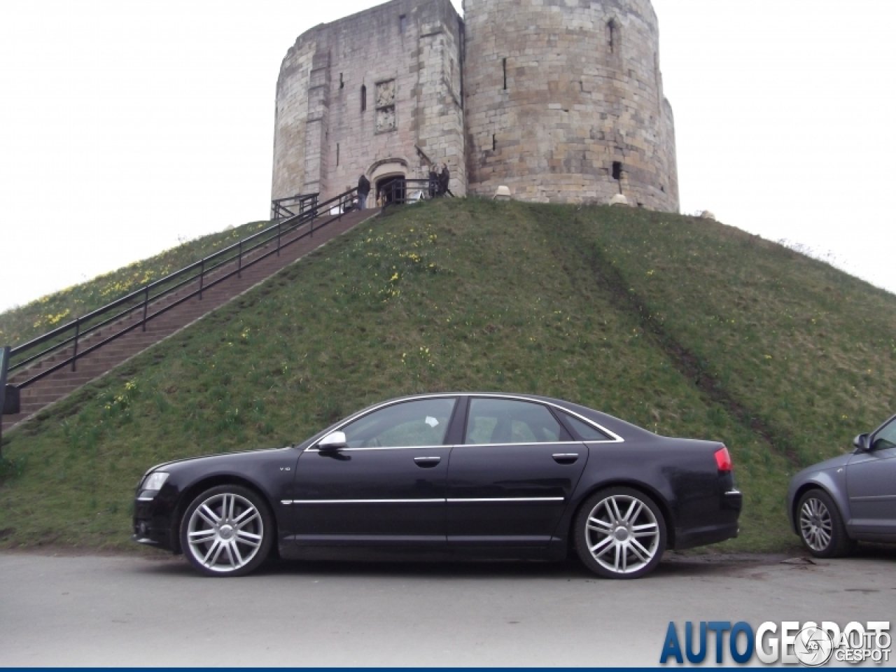 Audi S8 D3