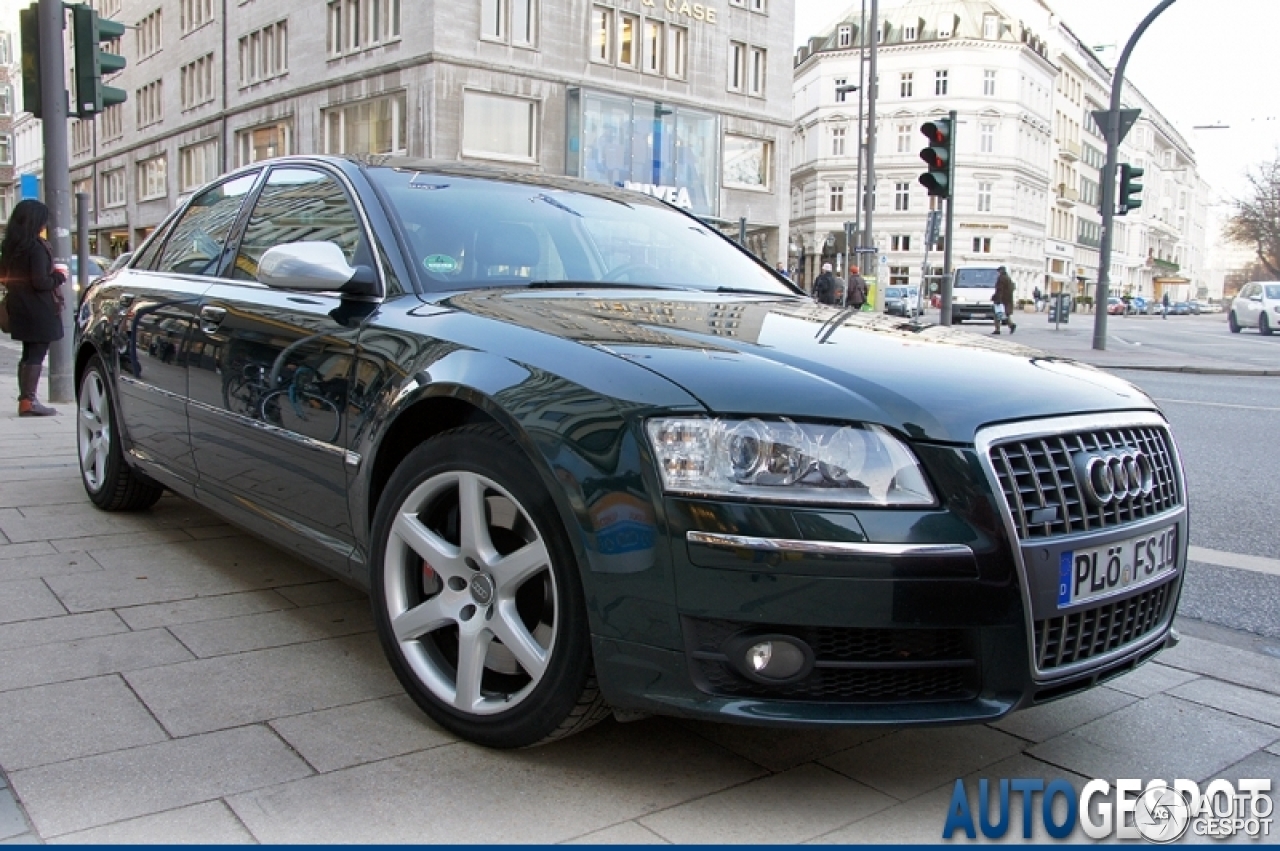 Audi S8 D3