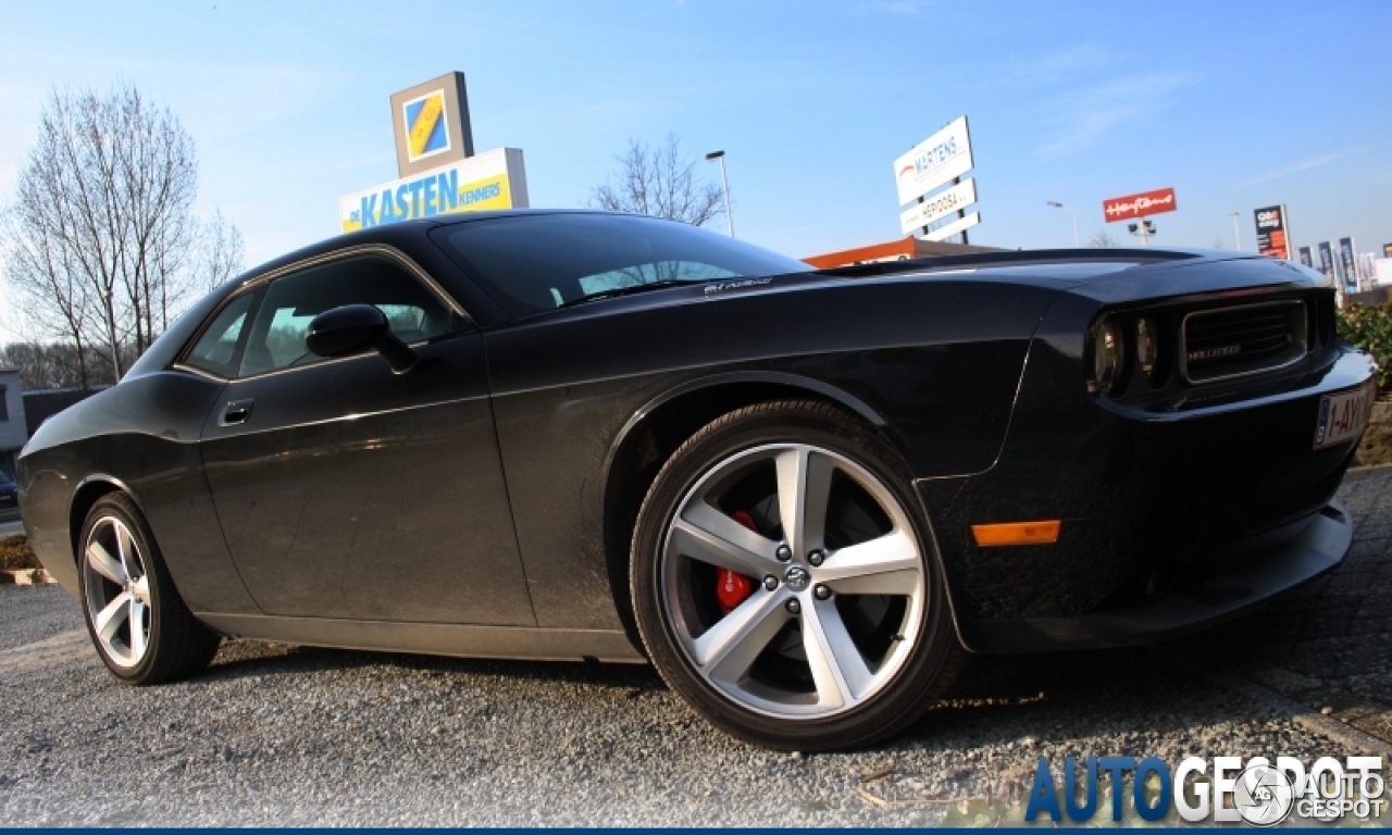 Dodge Challenger SRT-8