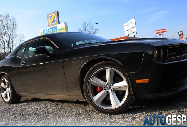 Dodge Challenger SRT-8